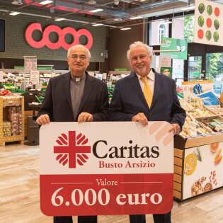 Busto consegna Caritas per #CoopforUcraina