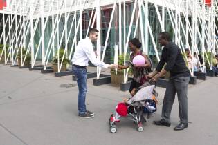 Festa della mamma al Gate con le rose Fairtrade - 8 maggio 2016