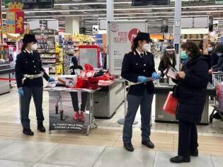 Polizia_stato_ipercoop_25_nocembre_2