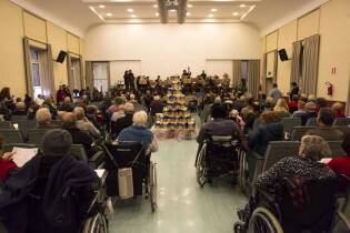 Consegna panettoni al Pio Albergo Trivulzio (12)