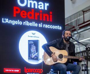 All'ipercoop di Brescia festa rock con Omar Pedrini - 19 dicembre 2019 (22)