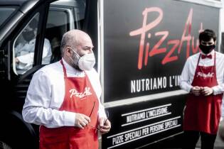 Consegna delle donazioni a Pizzaut | 1 aprile 2021