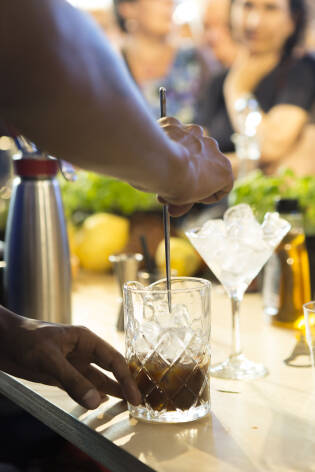 Showcooking Solidal con Tessa Gelisio e i barman acrobatici della Flair Academy al Gate - 15 luglio 2016