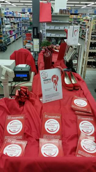 Giornata internazionale contro la violenza sulle donne - 25 novembre 2016 - Lavena Ponte Tresa