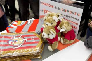 La U.S. Cremonese all'ipercoop di CremonaPo (15)