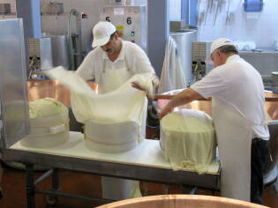 Visita agli stabilimenti Parmareggio - 10 maggio 2013