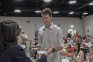 Premiamo l’impegno: consegna borse di studio - 12 giugno 2017