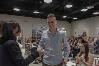 Premiamo l’impegno: consegna borse di studio - 12 giugno 2017