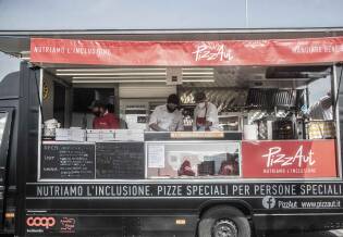 Consegna delle donazioni a Pizzaut | 1 aprile 2021