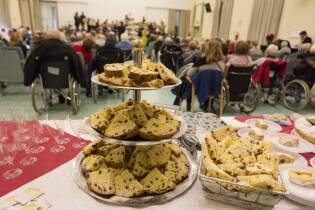 Consegna panettoni al Pio Albergo Trivulzio (32)