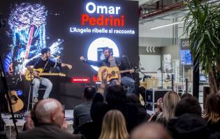 All'ipercoop di Brescia festa rock con Omar Pedrini - 19 dicembre 2019 (25)