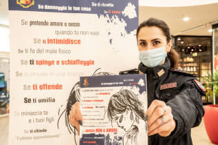 Polizia di Stato all'Ipercoop PiazzaLodi di Milano