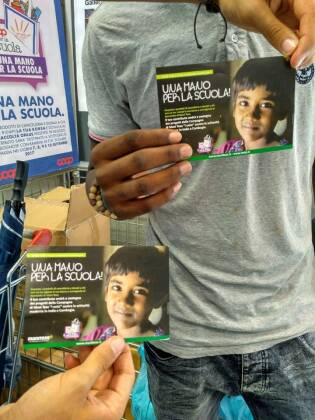 Una mano per la scuola - Mani tese 1