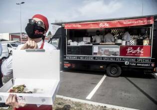 Consegna delle donazioni a Pizzaut | 1 aprile 2021