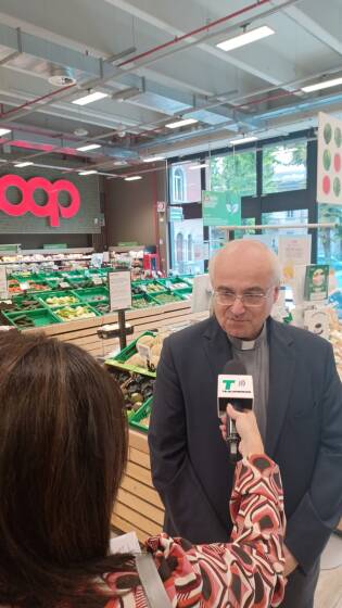 Busto consegna Caritas per #CoopforUcraina