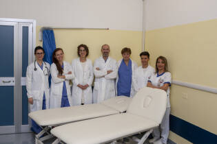 Coop Lombardia regala nuovi lettini alla Terapia del dolore a Busto - 16 dicembre 2019 (2)