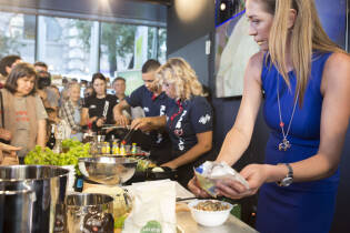 Showcooking Solidal con Tessa Gelisio e i barman acrobatici della Flair Academy al Gate - 15 luglio 2016