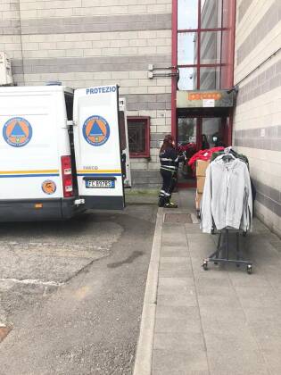 Emergenza COVID-19 la merce donata dai negozi - 23 marzo 2020 (1)