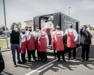 Consegna delle donazioni a Pizzaut | 1 aprile 2021