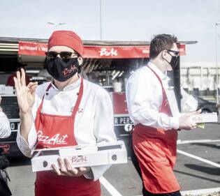 Consegna delle donazioni a Pizzaut | 1 aprile 2021