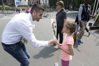 Festa della mamma al Gate con le rose Fairtrade - 8 maggio 2016