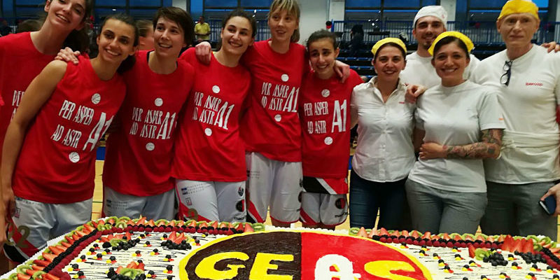 Una grande torta per lo scudetto del Geas basket