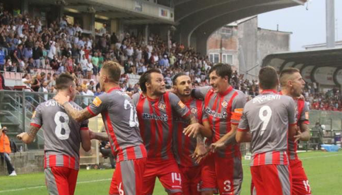 Colleziona tutte le figurine della U.S. Cremonese