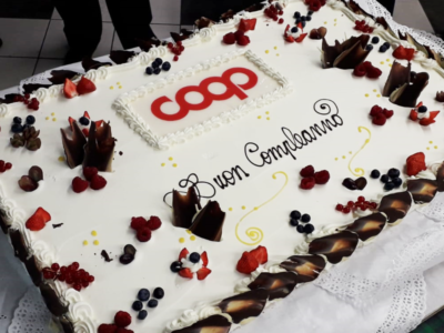 Buon Compleanno a noi festeggiamo i nostri supermercati!