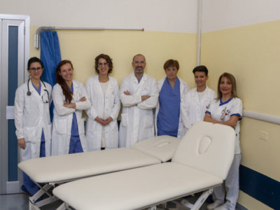 Coop Lombardia regala nuovi lettini alla Terapia del dolore a Busto