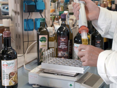 L’attenzione alla sicurezza e alla qualità rappresenta per Coop il primo aspetto su cui agire per garantire la salute e il benessere dei consumatori.