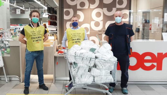 Donazione di mascherine a Crema e a Busto Arsizio