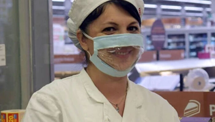 Mascherine trasparenti all’ipercoop di Peschiera Borromeo